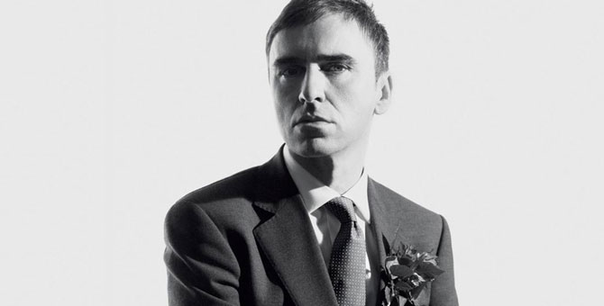 Руководство Calvin Klein раскритиковало Рафа Симонса за «слишком модные» джинсы