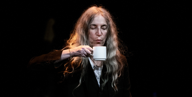 Патти Смит написала стихотворение для Греты Тунберг