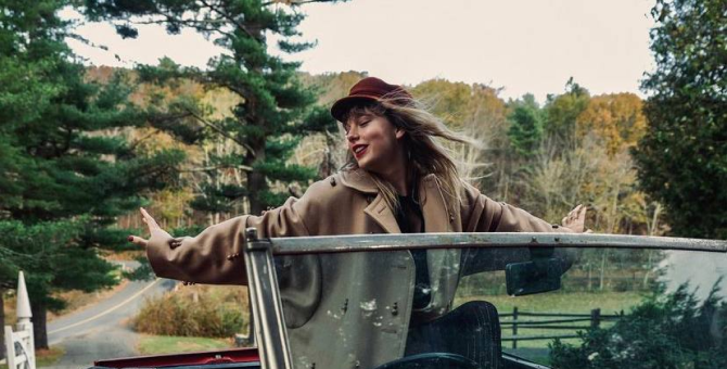 Тейлор Свифт выпустила новую версию песни «This Love» из альбома «1989»