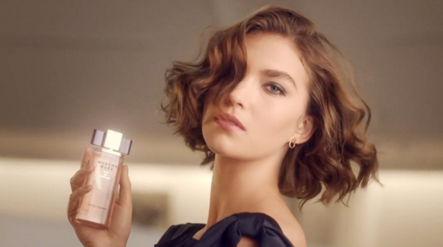 Короткометражка Estée Lauder об Аризоне Мьюз