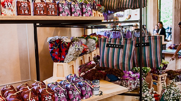 Цветочный базар Marni в Милане