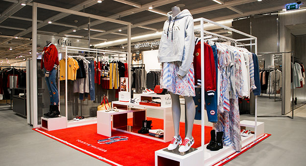 В ЦУМе открылся эксклюзивный корнер Tommy Hilfiger x Gigi