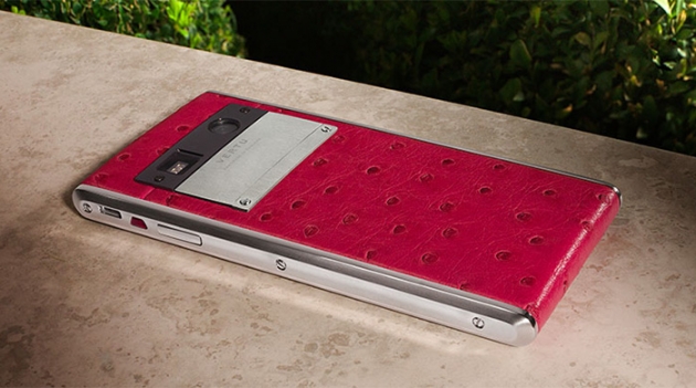 Спеши любить: почему вам не захочется расставаться с новым Vertu Aster