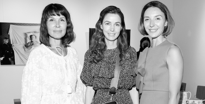 Алена Ахмадуллина представила коллекцию посуды для The Dar Store