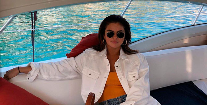 Селена Гомес назвала себя super single