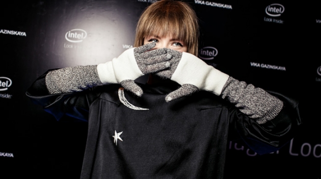 Вика Газинская выпустила touch-screen перчатки