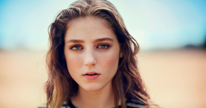 Обратите внимание: пять исполнительниц до 21 года