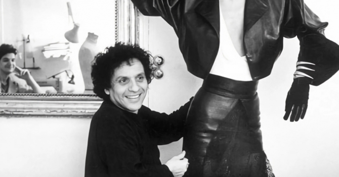 Король облегающего силуэта: Аззедин Алайя в 10 фотографиях