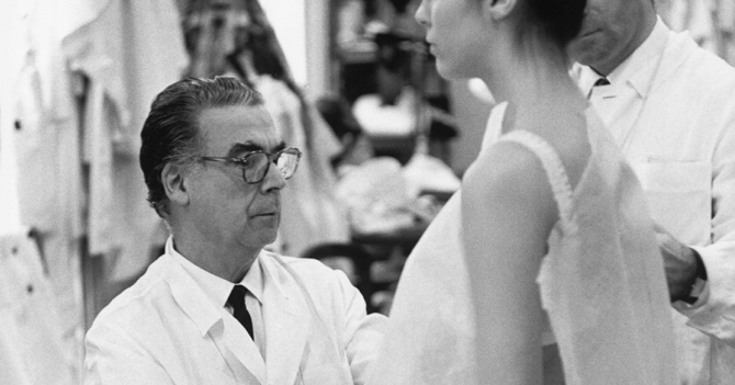 Скульптор формы: Кристобаль Баленсиага в 10 фотографиях