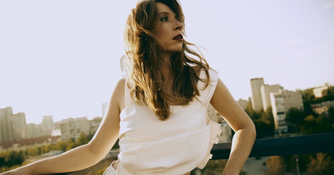 «Хочу выдохнуть и переключиться»: Катя Павлова — о предстоящем (и последнем) альбоме «Обе Две»