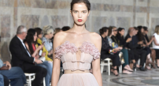 Giambattista Valli Couture, осень 2017 — обзор Buro 24/7