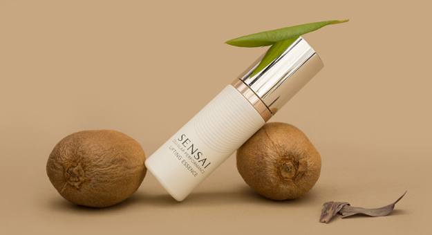 Подтягивающая эссенция Lifting Essence от Sensai — выбор Buro 24/7