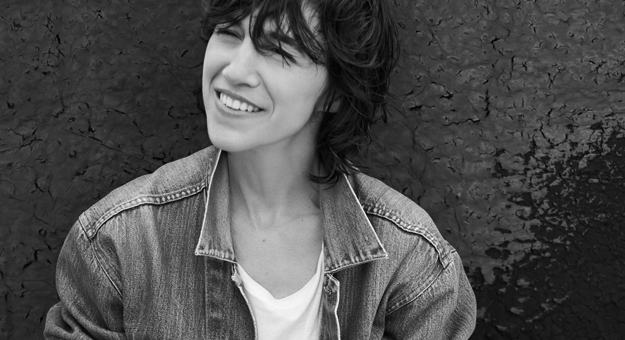 «Я пою своим детям русские песни» — интервью с певицей и актрисой Шарлоттой Генсбур