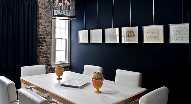 Как использовать в интерьере черный индиго — главный цвет 2018 года