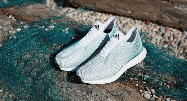 Будущее материалов: как модная индустрия использует переработанный пластик