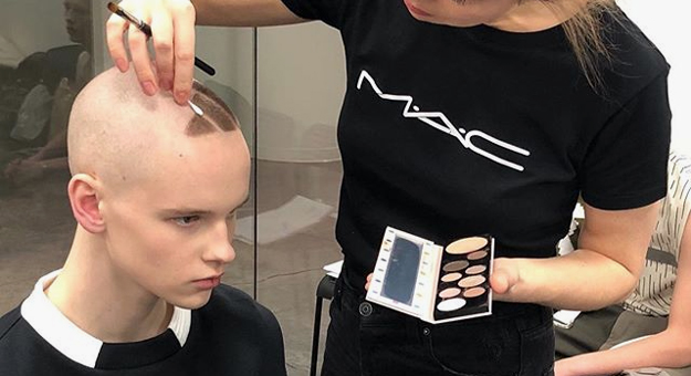 Кто и как делал макияж на показе Гоши Рубчинского