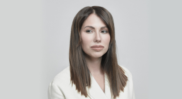 Косметичка Марии Командной. «Без больших губ я — не я»