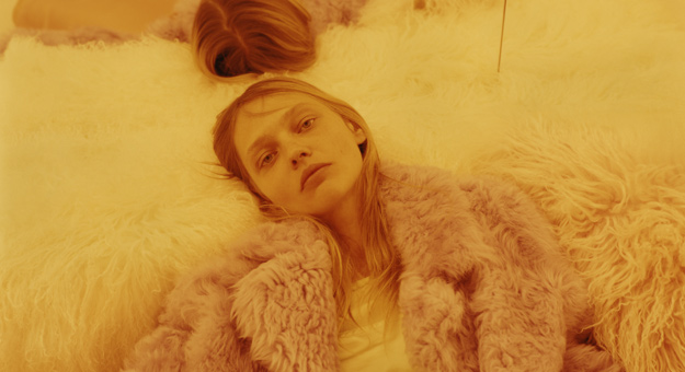 Саша Пивоварова в съемке Sies Marjan и интервью с дизайнером бренда