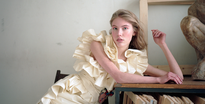 Как носить искусство этим летом — съемка BURO.