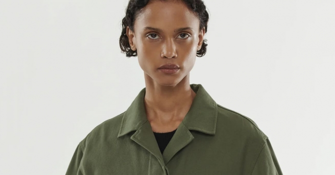 Легкая куртка в армейском стиле — решение на прохладное лето и раннюю осень