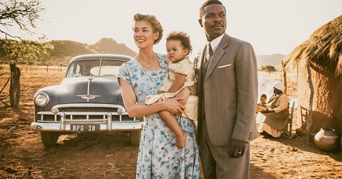 Розамунд Пайк и Дэвид Ойелоуо в трейлере «Соединенного королевства»