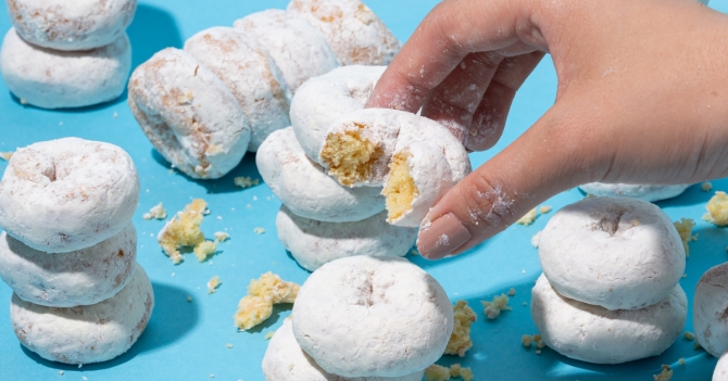 Привыкли заедать стресс? Подскажем, как это прекратить