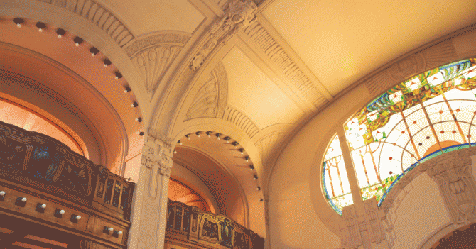 От «Гранд Отеля Европа» до БДТ: путешествие по Петербургу вместе с фондом «Антон тут рядом»