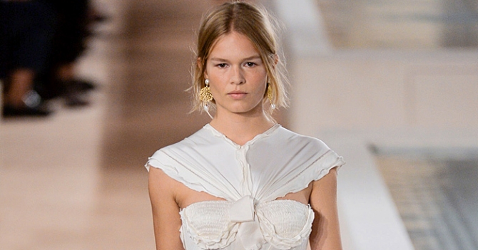 Обзор Buro 24/7: Balenciaga, весна-лето 2016