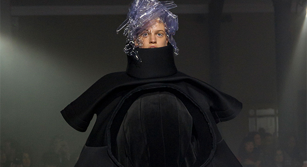 Парижская неделя моды: Comme des Garçons, весна-лето 2017