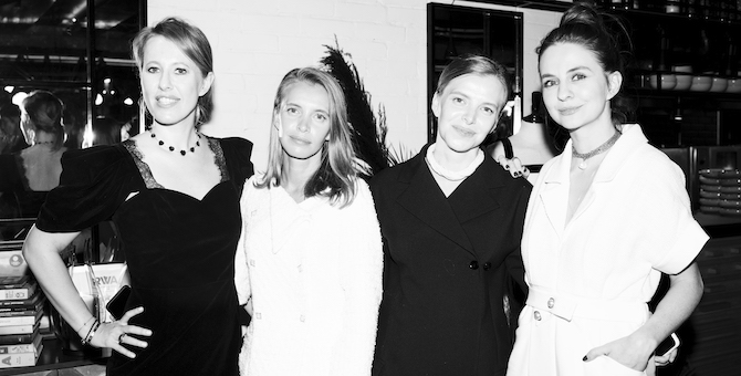 Гости коктейля и ужина 12storeez в пространстве на Трехгорной мануфактуре