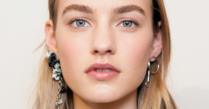 Красота в деталях: образы с показов Chanel, Dior и Louis Vuitton