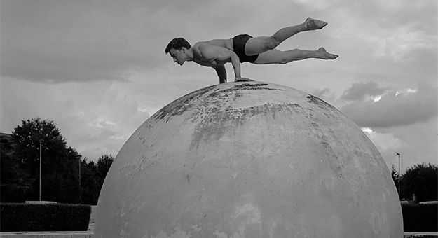 Giorgio Armani открывает фотовыставку, посвященную спорту и атлетам