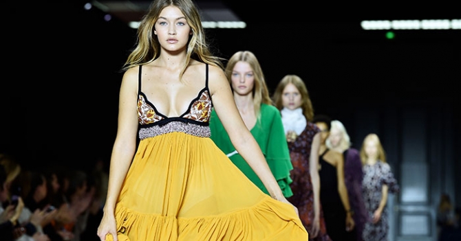 Обзор Buro 24/7: Giambattista Valli, весна-лето 2016