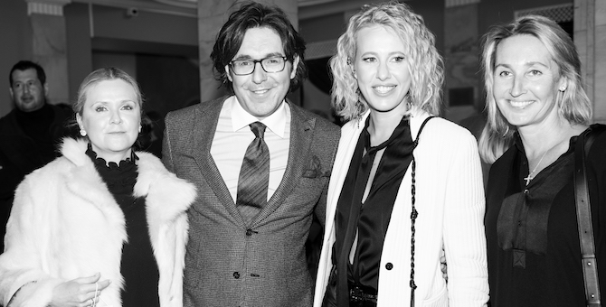 Как прошла премьера спектакля «Бэтмен против Брежнева» во Дворце на Яузе