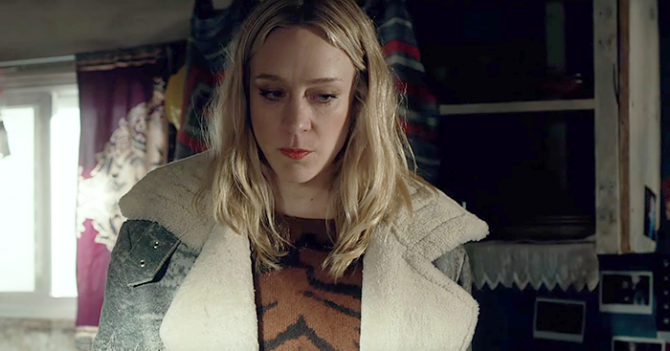 Хлоя Севиньи и Наташа Лионн в очень странном трейлере \"Антирождения\"