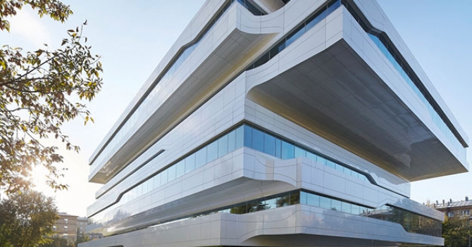 Онлайн-экскурсия по московскому зданию Захи Хадид