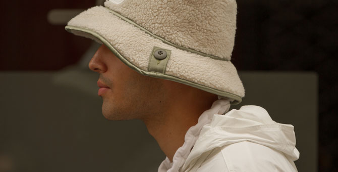 Панамы и карго: что носят гости Недели мужской моды в Париже