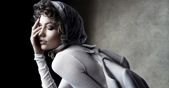 Карли Клосс в объективе Виктора Демаршелье