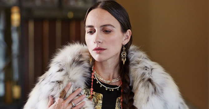 Ольга Томпсон с дочерьми в съемке Buro 24/7 x Braschi