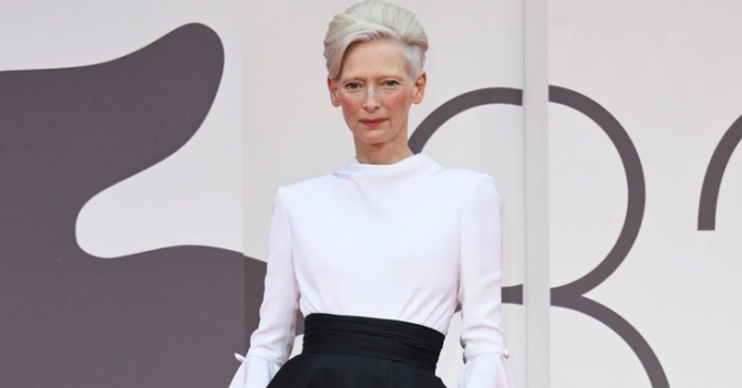 Тильда Суинтон в Chanel и Аня Рубик в Saint Laurent: лучшие образы Венецианского кинофестиваля 2025