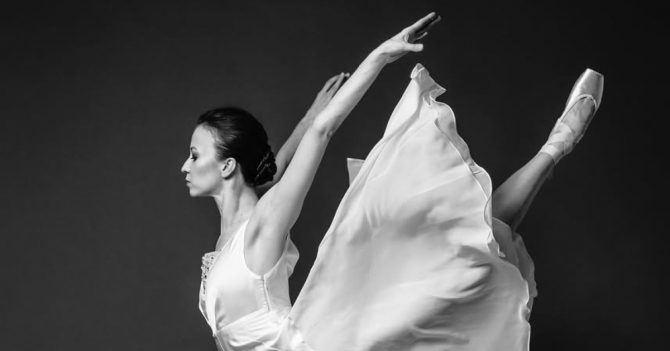 «Моя Анна, конечно, очень сильная»: балерина Рената Шакирова о Карениной, книгах и не только