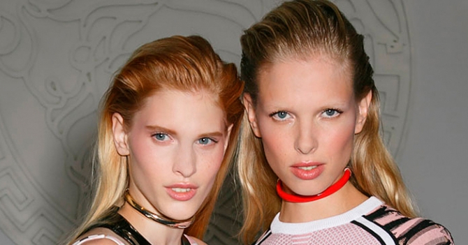 Красота в деталях: образ с показа Versace