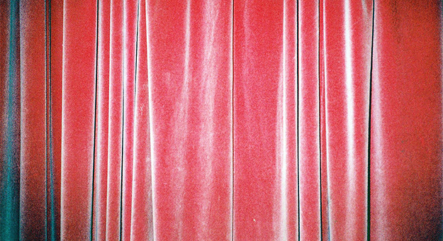 10 спектаклей, на которые нужно попасть этой весной