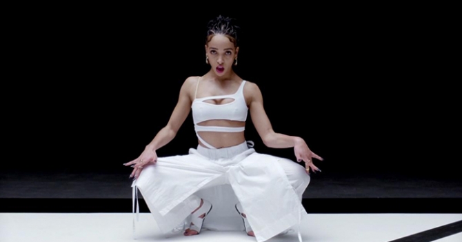 FKA Twigs представила новый альбом и мини-фильм M3LL155X