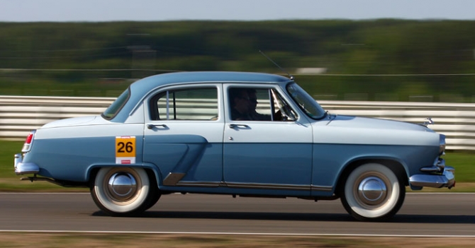 Выставка исторических автомобилей откроется в ГУМе