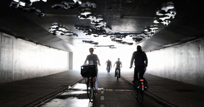 Transit Mantra: световая инсталляция в тоннеле Эйндховена