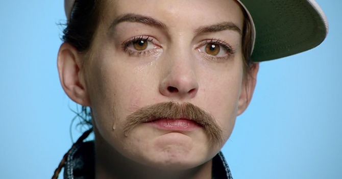 Кристен Стюарт и Энн Хэтэуэй в новом клипе Дженни Льюис