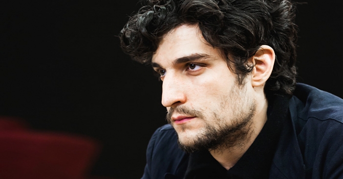 Луи Гаррель на премьере фильма \"Ревность\" в кинотеатре \"Пионер\"