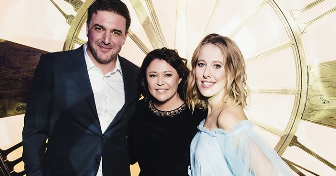 Гости благотворительного аукциона платьев Золушки