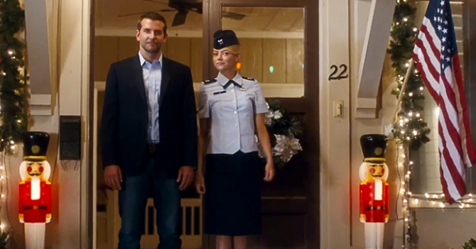 Брэдли Купер, Билл Мюррей и Эмма Стоун в трейлере фильма \"Алоха\"